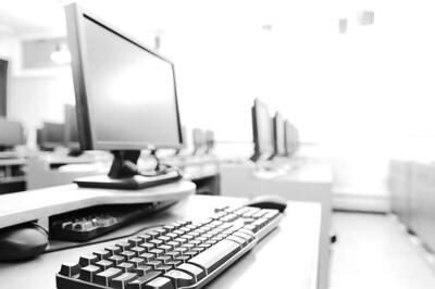 Global PC sales still falling; trend to continue in 2016