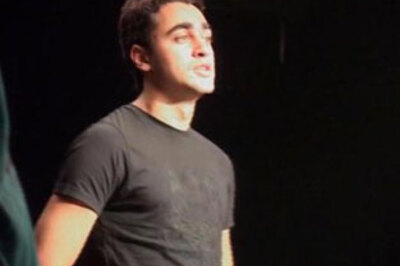 Imran Khan makes heads turn