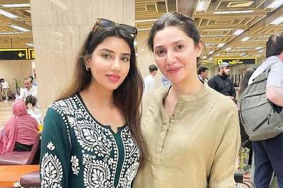 Mahira Khan's Photo With Her Lookalike Leaves Netizens Confused: 'Mujhe Laga Twins Hai'