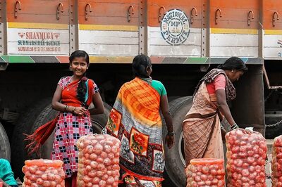 6 Wagons Carrying Onions Sent to Manipur from Maharashtra