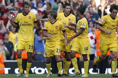 Football: Reina howler gifts Arsenal 1-1 draw