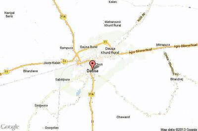 Income Tax team seizes Rs17 lakh in poll-bound state