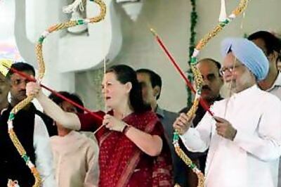 Good wins over evil, Ravana goes up in flames