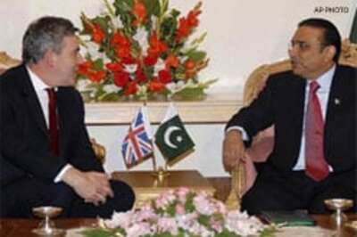 India's helpless police | UK's anti-terror aid to Pak
