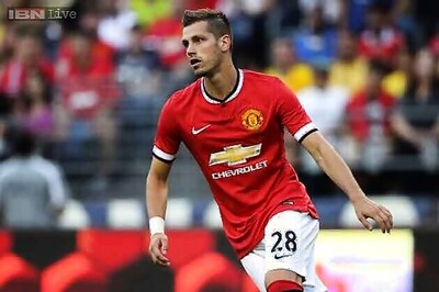 Morgan Schneiderlin expects improvement from unbeaten Man United
