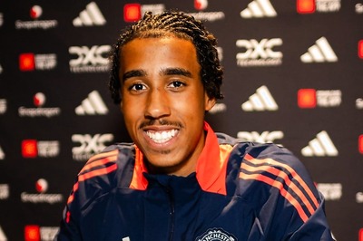 French Defender Leny Yoro Joins Manchester United