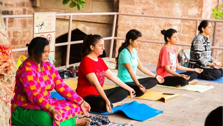 UGC Asks Students, Faculty to Celebrate International Yoga Day 2021 Virtually Amid Covid-19
