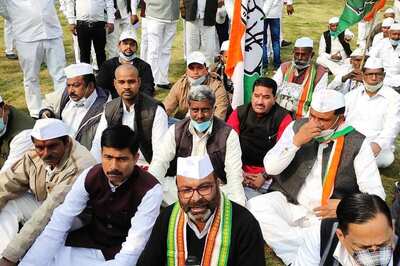 Police Stop Congress Leaders from Paying Tributes to Mahatma Gandhi on Foundation Day Event in Lucknow