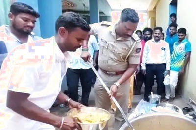 Puducherry Inspector Treats School Students Of His Native Village With Biryani
