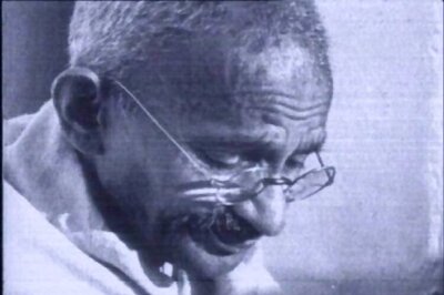 Egyptian cartoonists to hold an exhibition on Mahatma Gandhi