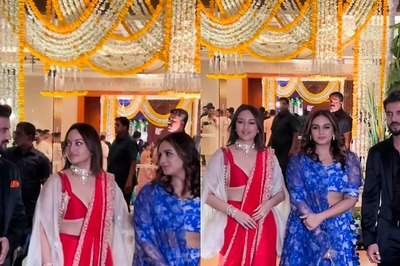 Sonakshi Sinha's Boyfriend Zaheer Iqbal Tries To Pose Beside Her; Actress Says ‘Waha Jao’, Watch