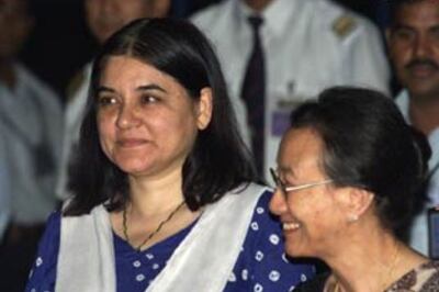 Maneka opposes Jaswant's expulsion from BJP