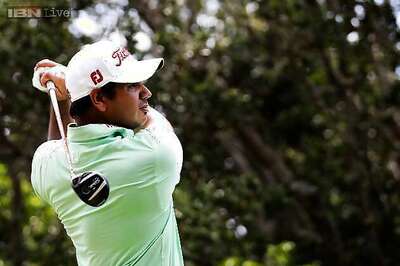 Bhullar falters, Kapur moves up in South Africa