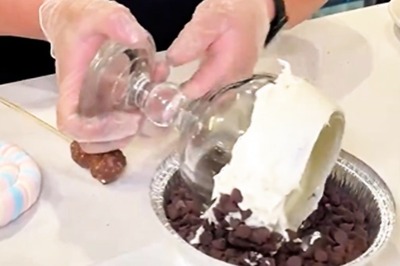 This Multi-Layered Dessert With Never-Ending Toppings Will Make You Say 'Stop'