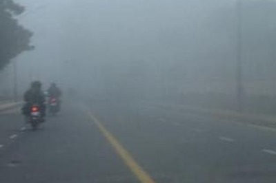 Heavy fog engulfs Delhi, air, rail traffic badly hit