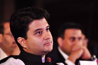 Chouhan should step down for fair probe in MPPEB scam: Scindia