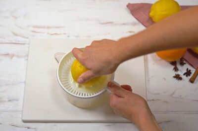 How to Make Lemon Honey Water