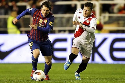Barcelona bounce back with 7-0 thrashing of Rayo