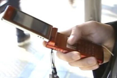 Frequent mobile phone use can trigger mouth cancer