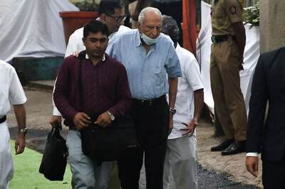 Ratan Tata Death: Younger Brother Jimmy Pays Last Respects, Stepmother Simone Arrives In Wheelchair For Funeral Rites