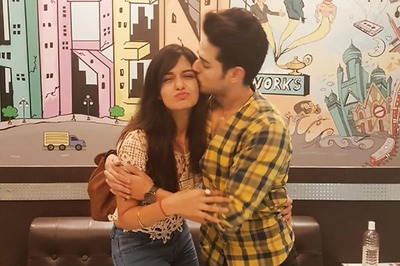 Bigg Boss 11: Priyank Sharma Has a Secret Lover in USA?; GF Divya Agarwal Says 'US Mein Jaan Hai Toh Mumbai Mein Kaun Hai?'