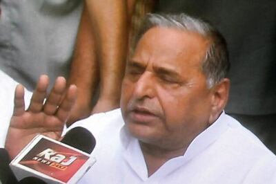 Mulayam calls veil system an evil tradition, says it should end