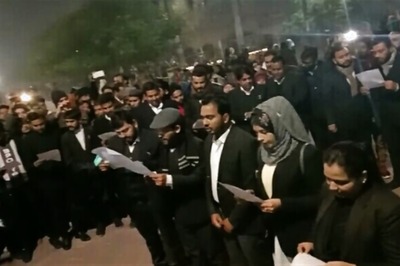 As Anti-CAA Protests at Lucknow's Clock Tower Gain Momentum, Lawyers Vow to Protect Constitution