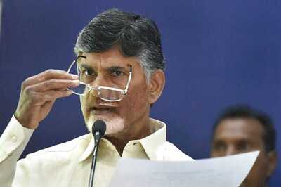 Bypoll Wins Make for Perfect Backdrop as Chandrababu Naidu Calls On Deve Gowda Today Over Mission 2019