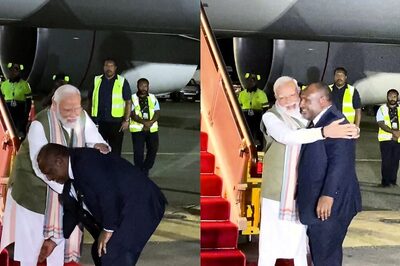Modi Receives Warm Welcome in Papua New Guinea, PM Marape Touches His Feet | WATCH