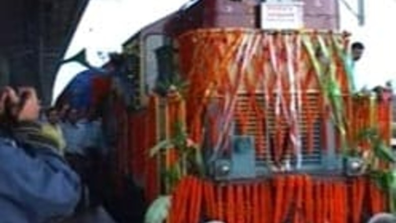 Pranab to flag off Dhaka-Kolkata Moitree Express