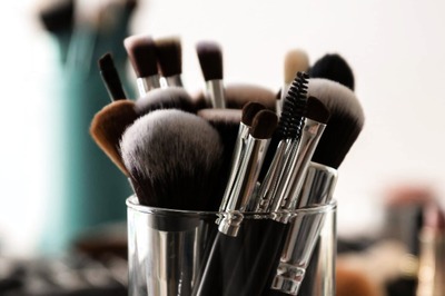 5 Makeup Brushes for a Flawless Look: A Step-By-Step Guide