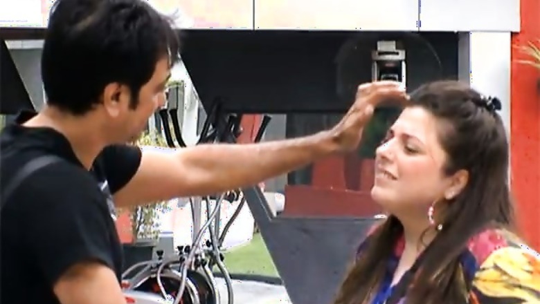 Bigg Boss: What's cooking between Rajev and Delnaaz?