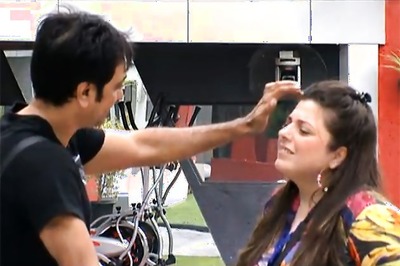 Bigg Boss: What's cooking between Rajev and Delnaaz?