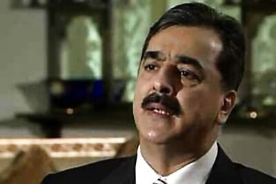 Gilani wants Pak to emulate Indian democracy