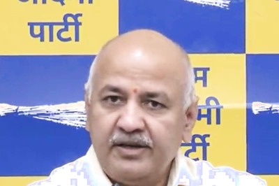 If You Reduce Public Debate to This Level, You Have to Face Consequences: SC Tells Sisodia