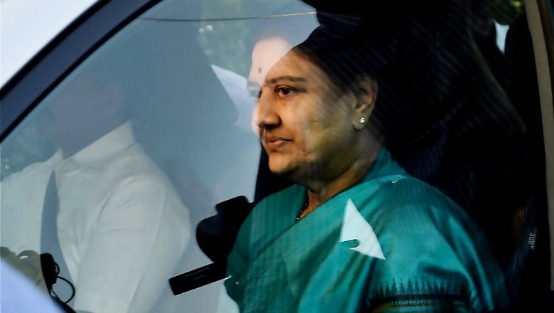 I-T Raids on Premises Linked to Sasikala Continue For Third Day