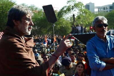 Prakash Jha turns stylist for Big B in 'Satyagraha'