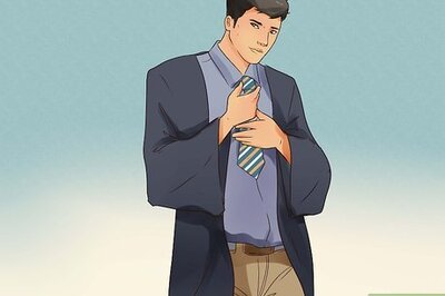 How to Wear a Graduation Gown