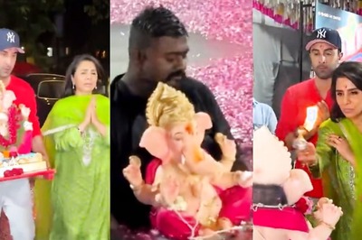Ranbir Kapoor Carries Bappa In Arms, Performs Aarti With Mom Neetu Kapoor At Visarjan; Watch