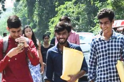 Maharashtra Colleges Resume Physical Classes