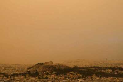 'Apocalyptic': Mars-Like Orange Skies Over Athens After Dust Clouds Arrive From North Africa | Watch