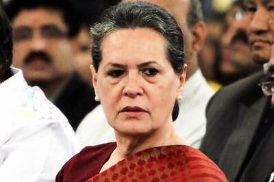 Sonia hailed for showing Mamata her place