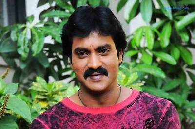 Actor Sunil celebrates birthday with blind children