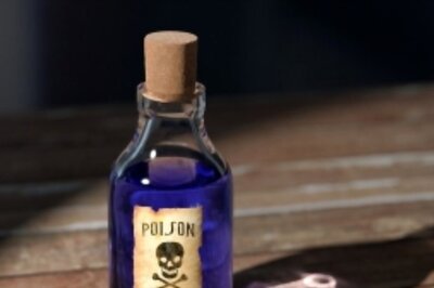 UP Woman Gives Poison to Her Three Children Before Consuming Herself, Dies