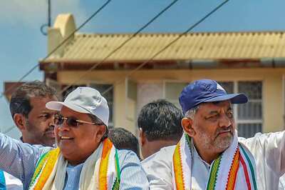 Congress’s Low Tally in Karnataka Complicates Shivakumar-Siddaramaiah’s Tug-of-War