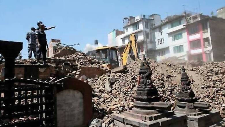 Nepal earthquake-ravaged temple faces threat from looters