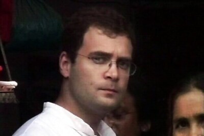 Rahul meets family of Badaun gangrape victims, demands CBI probe