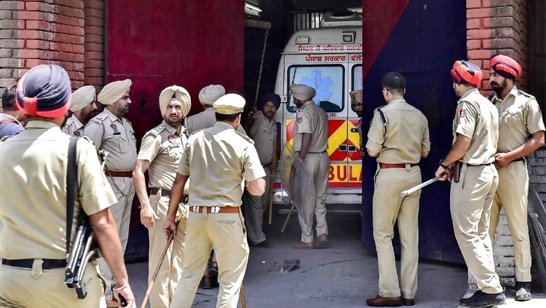 Punjab Cop Dismissed After Video Showing Him Using Drugs in Tarn Taran Goes Viral