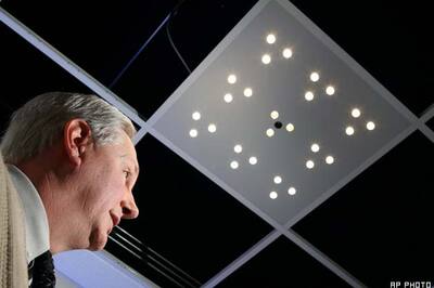 Ceiling lights send coded Internet data