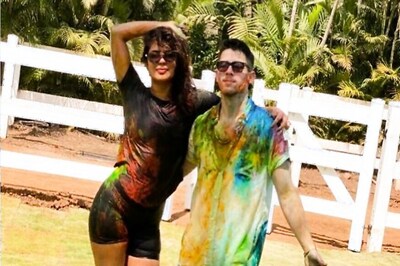 Priyanka Chopra Shares Holi Picture with Nick Jonas,Calls It 'Living in Color'